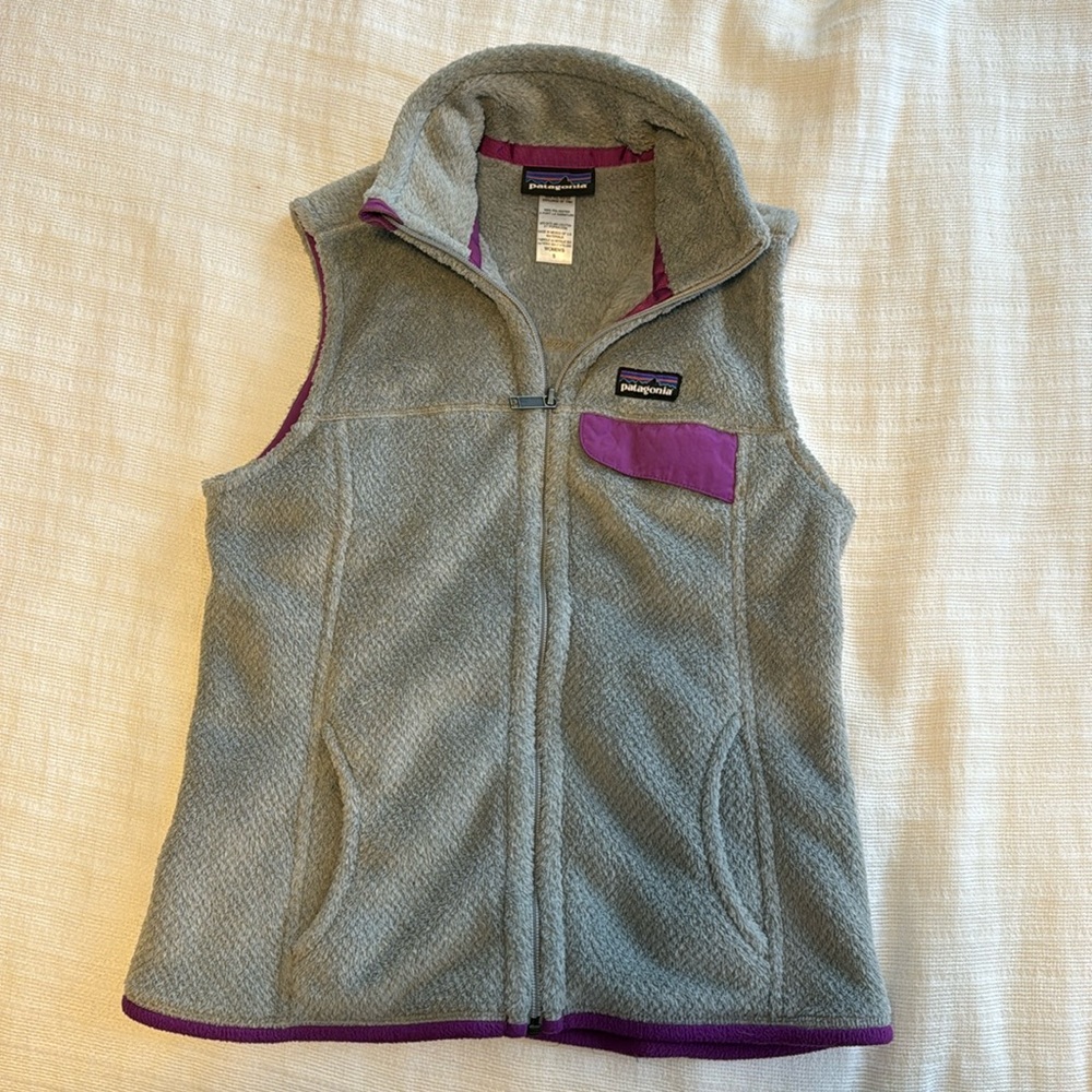 Patagonia retool full zip vest. Women’s S.